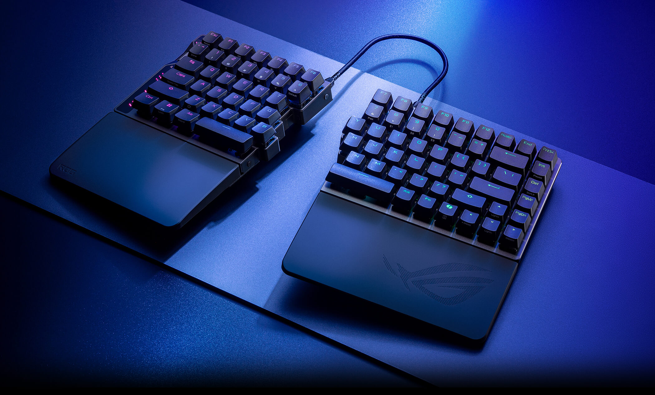 将 ROG 影魔放置在有美观环境光的表面上
