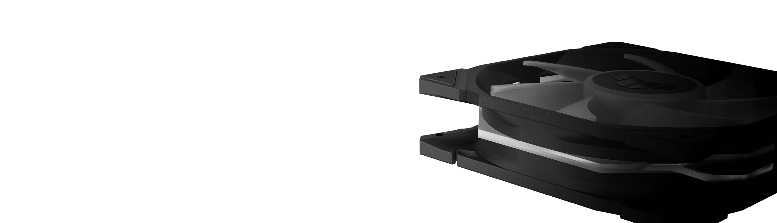 ASUS TUF Gaming TR120 ARGB 反向风扇的额外厚度28毫米风扇框架与其他25毫米风扇框架进行比较。
