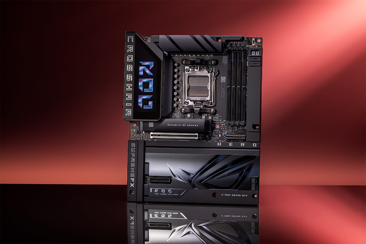 ROG Crosshair X870E Hero BTF 俯视图