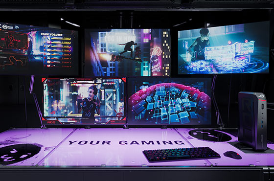 配备五台显示器的游戏迷你电脑 ROG GR70