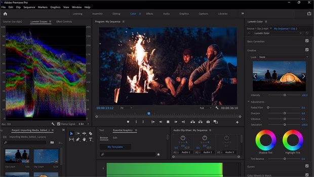 笔记本电脑屏幕画面显示 Blender 软件，其中包含一个精细的 3D 场景。接口包括视图阴影、场景预览和用于实时渲染的时间轴面板。 