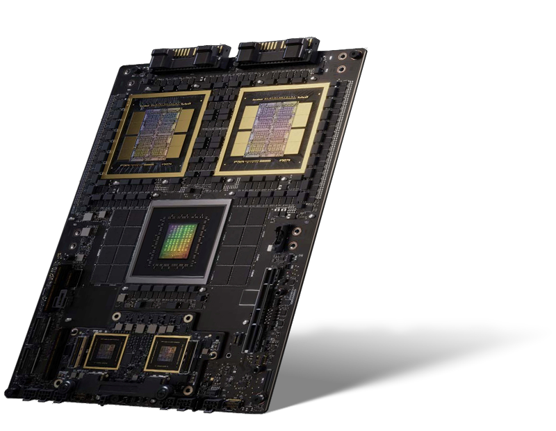 NVIDIA GB300 Blackwell 超级芯片特写，电路板上有四个处理器。