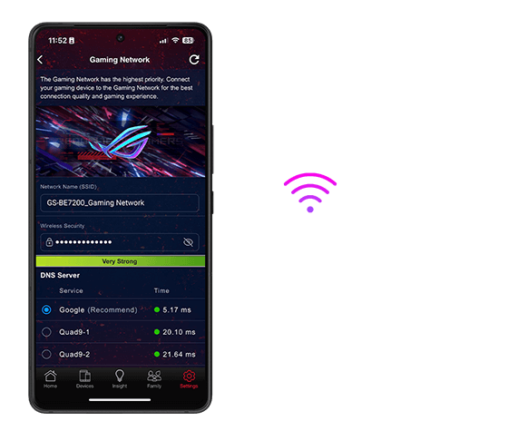 手机屏幕显示ROG应用界面,具备一键SSID连接功能,旁边是游戏手柄图标。