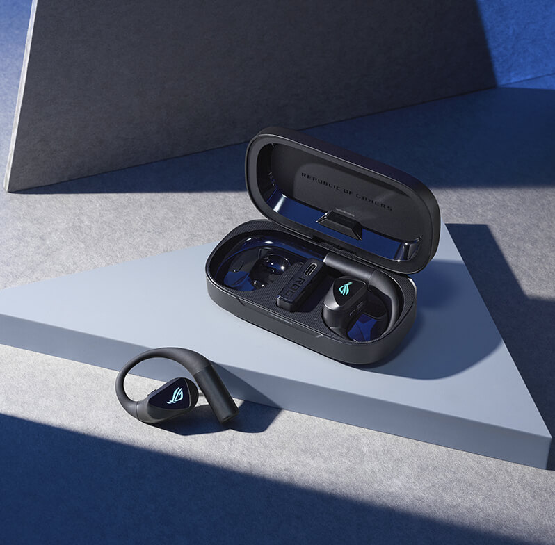 ROG 降临OWS 搭配在氛围灯光下的充电盒，象征长效电池续航力