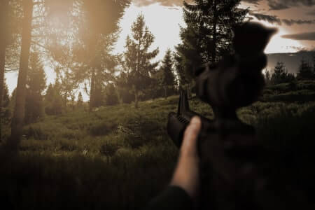 开启第一人称射击模式的屏幕即使在黑暗场景中也能提升可见度。