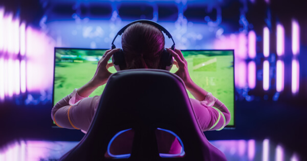 精确定位敌人与脚步声，创造更深层的沉浸式音效体验。这创造了更深的