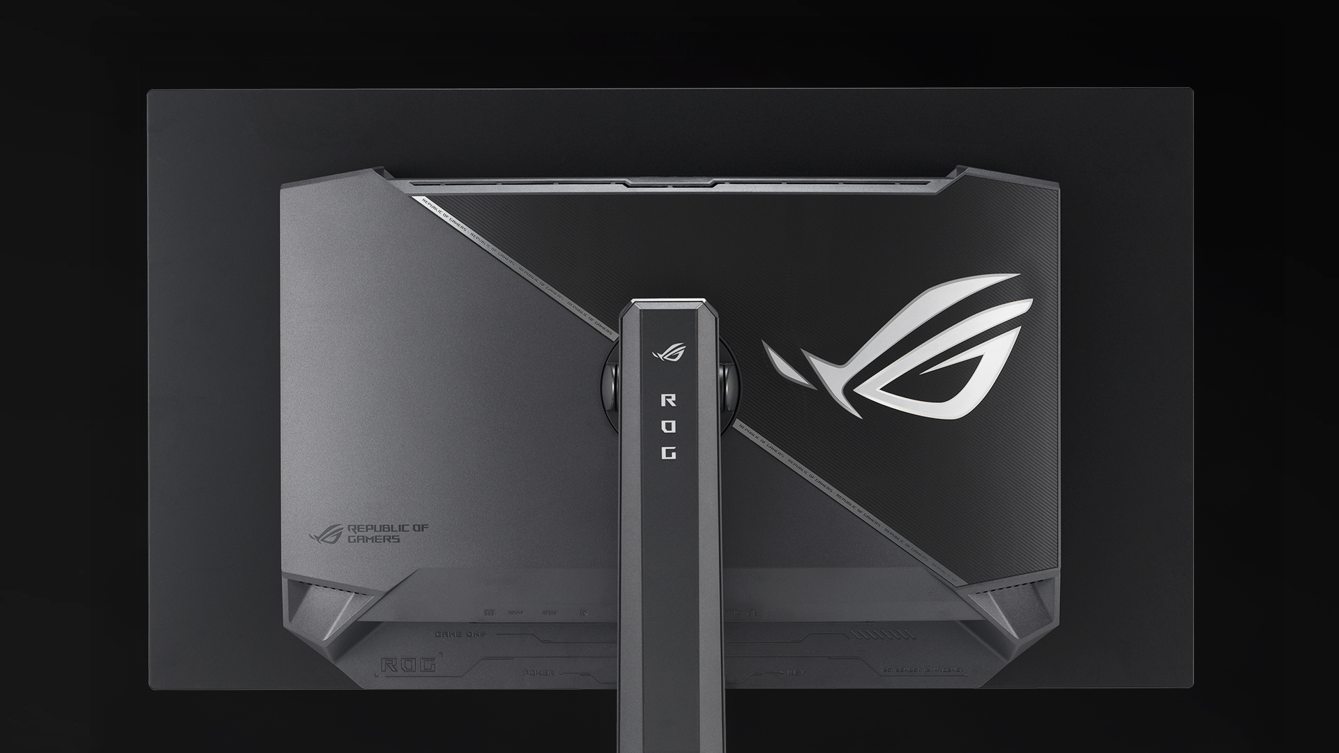 XG32UQDMS 的后面板。