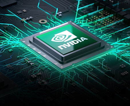 NVIDIA GPU 置于绿色电路板上