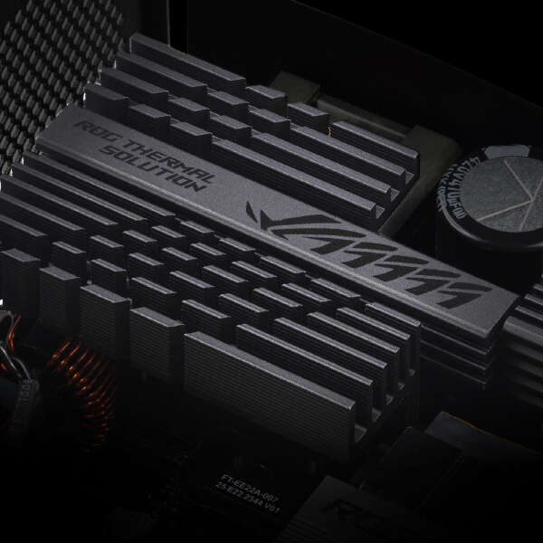 ROG Strix 1200W Platinum 内建专属 ROG 散热片，提升散热效率