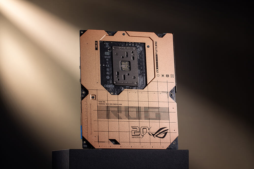 ROG Crosshair X870E 20周年版产品情境图 - 04