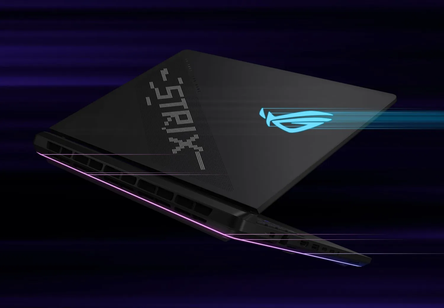 一台盖子部分打开的ROG Strix笔记本电脑。
