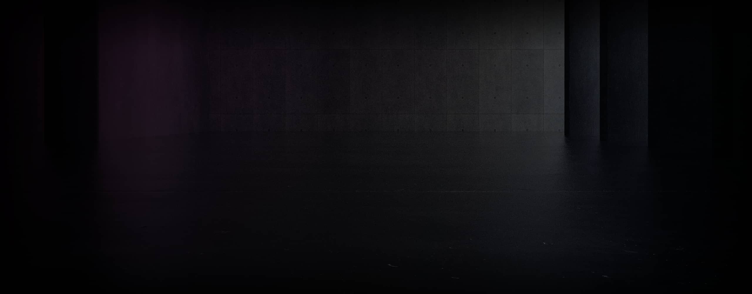 ROG G22CH spins around from the front side to the back side