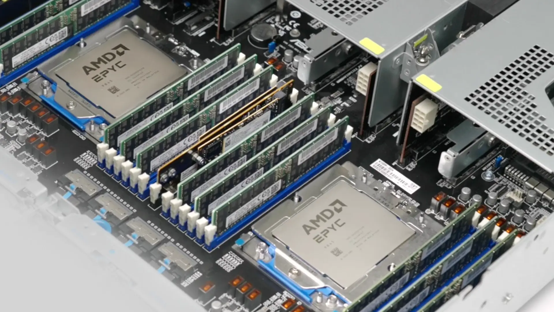 华硕 RS720A-E13-RS24G 配备双 AMD EPYC™ 9005 系列处理器