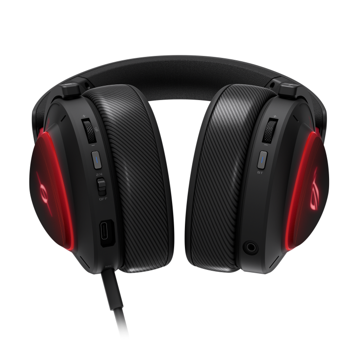 gaming headset - bottom view with volume wheel, buttons, USB-C port and 3.5mm jack